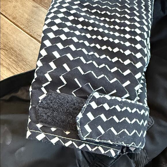 Volcom Kids Black and White Patterned Puffer Jacket - Picture 4 of 6